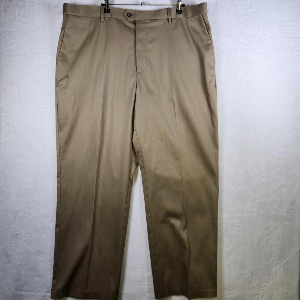 Croft And Barrow No Iron Khaki Classic Fit‎ Tan Size 44x32 NWT